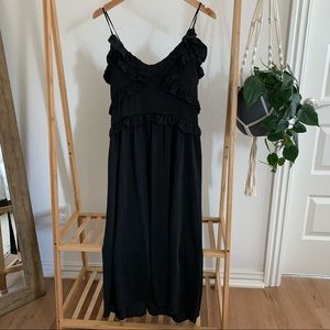 BLACK DRESS WITH RUFFLES